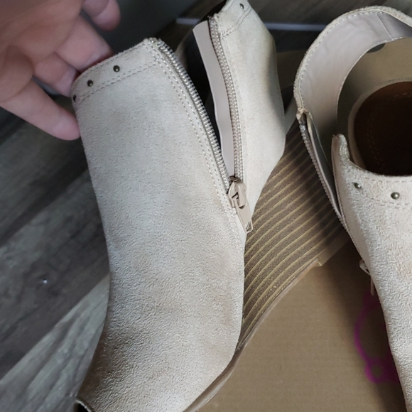 Sugar - Picture 3 of 4